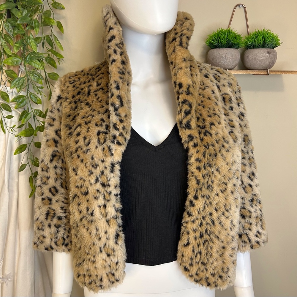Luz Animal Print Cheetah Faux Fur 3/4 Sleeve Crop Coat - Picture 6 of 15